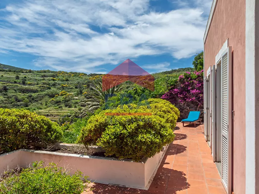 Immagine 19 di Villa in vendita  in Via Giancos snc a Ponza