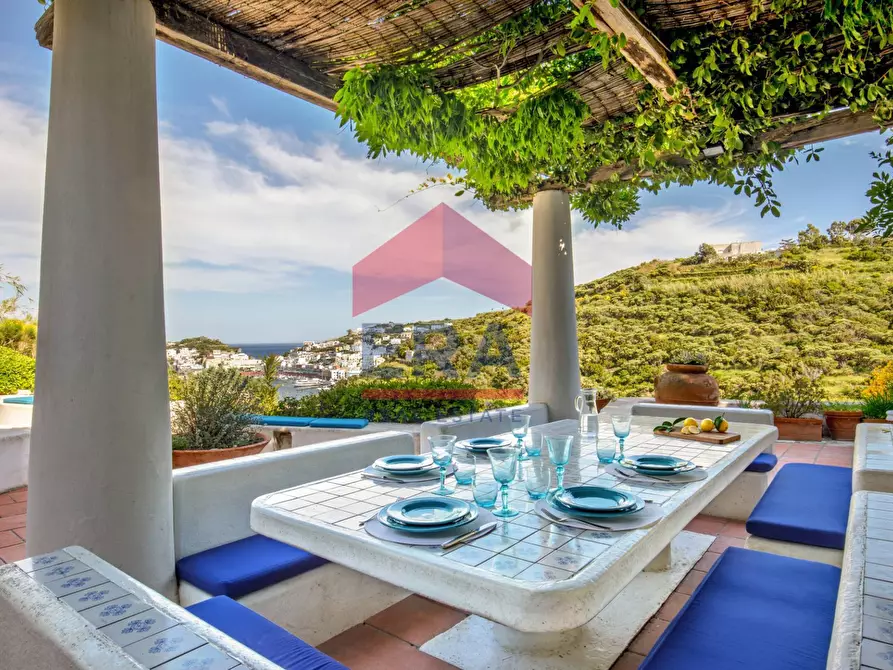Immagine 12 di Villa in vendita  in Via Giancos snc a Ponza