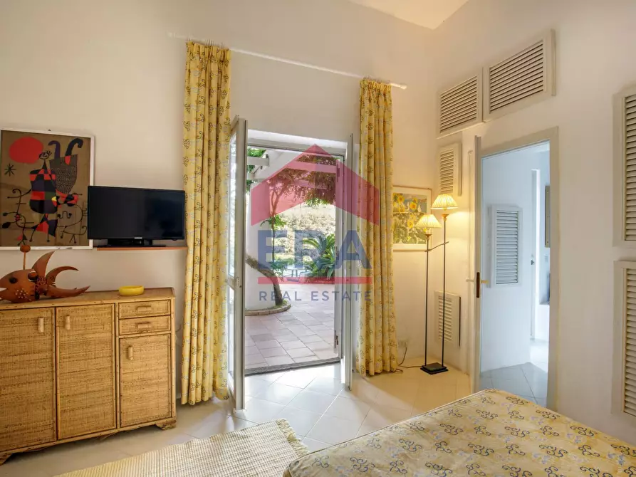 Immagine 25 di Villa in vendita  in Via Giancos snc a Ponza