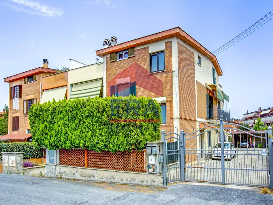 Immagine 2 di Appartamento in vendita  in Via del Casale Radicelli a Roma