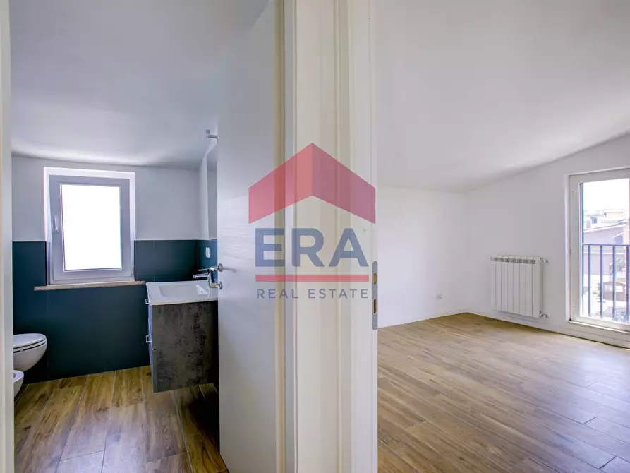 Immagine 12 di Appartamento in vendita  in Via del Casale Radicelli a Roma