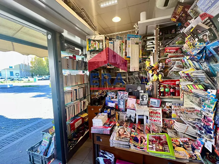 Immagine 9 di Locale commerciale in vendita  in Piazza Bainsizza a Roma