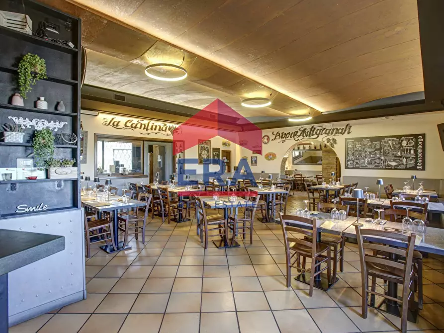 Immagine 2 di Locale commerciale in vendita  in Via di Campo Ascolano 3 a Pomezia