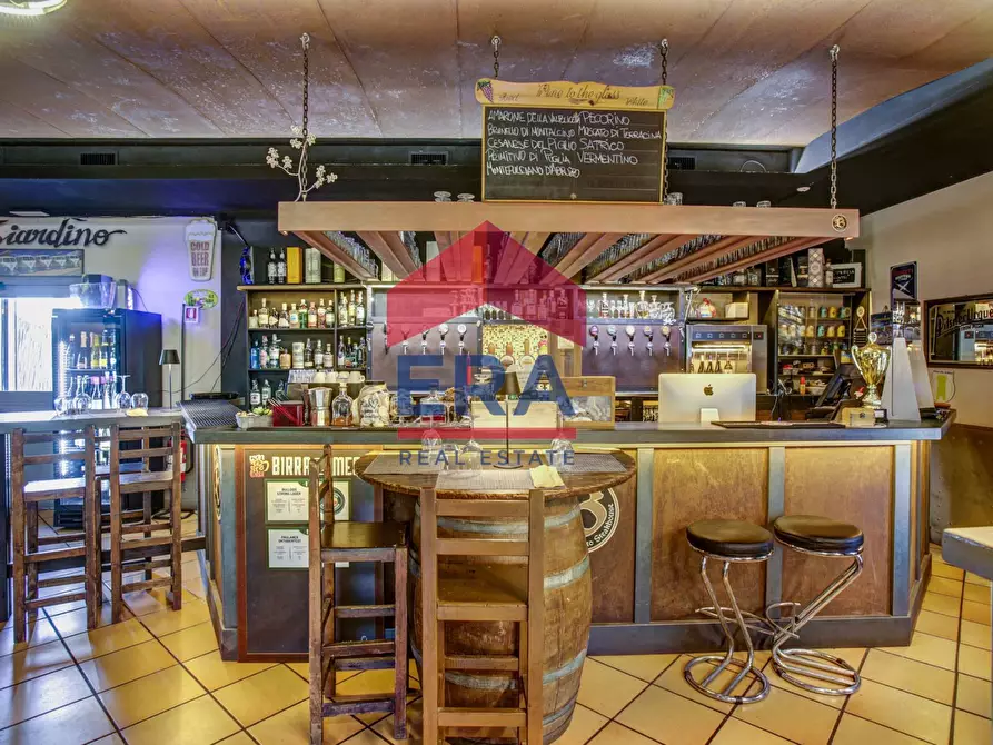 Immagine 11 di Locale commerciale in vendita  in Via di Campo Ascolano 3 a Pomezia