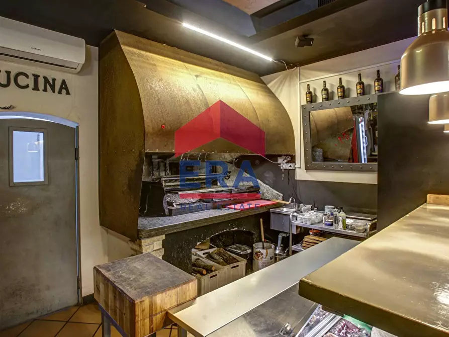 Immagine 12 di Locale commerciale in vendita  in Via di Campo Ascolano 3 a Pomezia