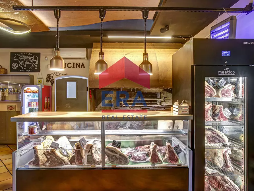 Immagine 9 di Locale commerciale in vendita  in Via di Campo Ascolano 3 a Pomezia