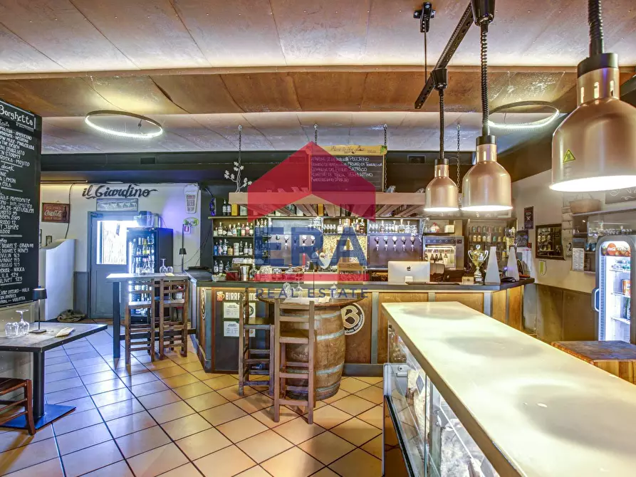 Immagine 10 di Locale commerciale in vendita  in Via di Campo Ascolano 3 a Pomezia