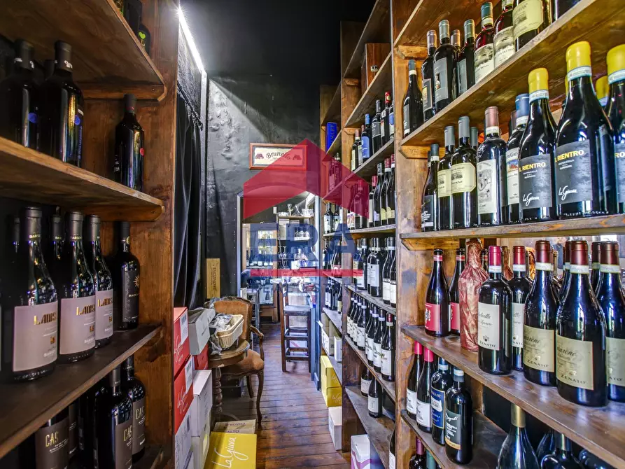 Immagine 16 di Locale commerciale in vendita  in Via di Campo Ascolano 3 a Pomezia