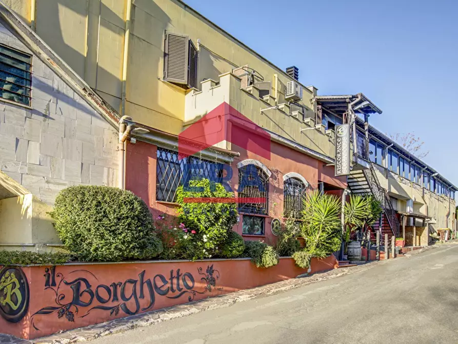 Immagine 27 di Locale commerciale in vendita  in Via di Campo Ascolano 3 a Pomezia