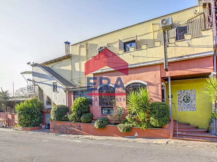 Immagine 37 di Locale commerciale in vendita  in Via di Campo Ascolano 3 a Pomezia