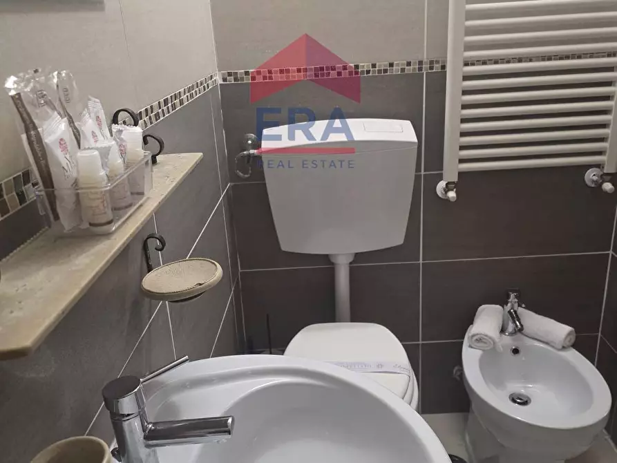 Immagine 30 di Appartamento in vendita  in Via Delle Fornaci 44 a Roma
