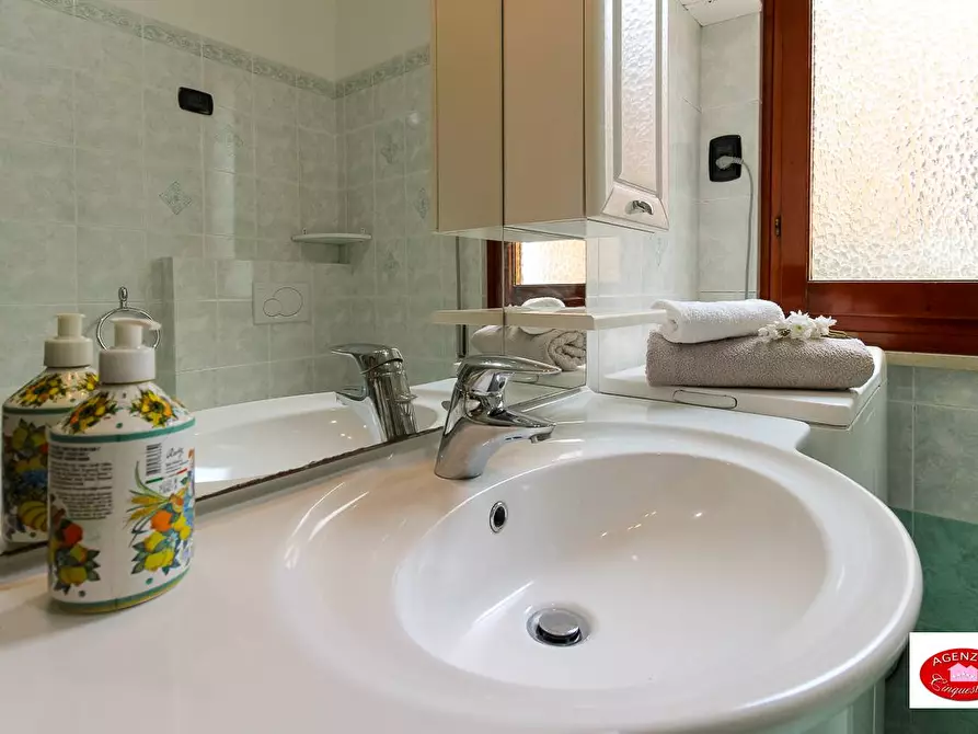 Immagine 23 di Villa in vendita  in Via Pero 116 a Varazze