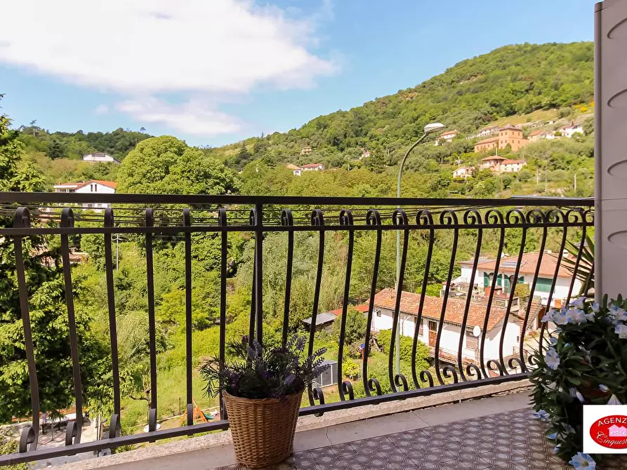 Immagine 2 di Villa in vendita  in Via Pero 116 a Varazze