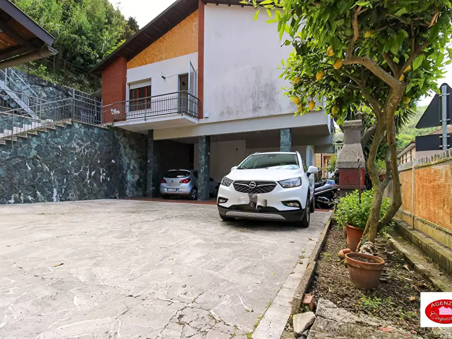 Immagine 30 di Villa in vendita  in Via Pero 116 a Varazze