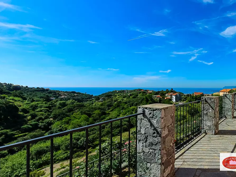 Immagine 7 di Villa in vendita  in Via Dei Siri 131 a Albisola Superiore