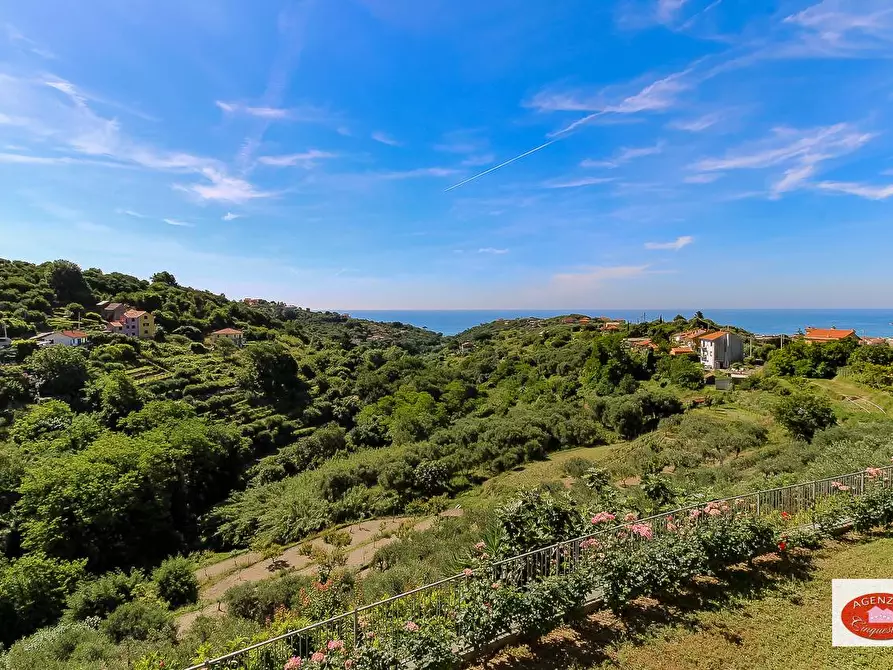 Immagine 8 di Villa in vendita  in Via Dei Siri 131 a Albisola Superiore