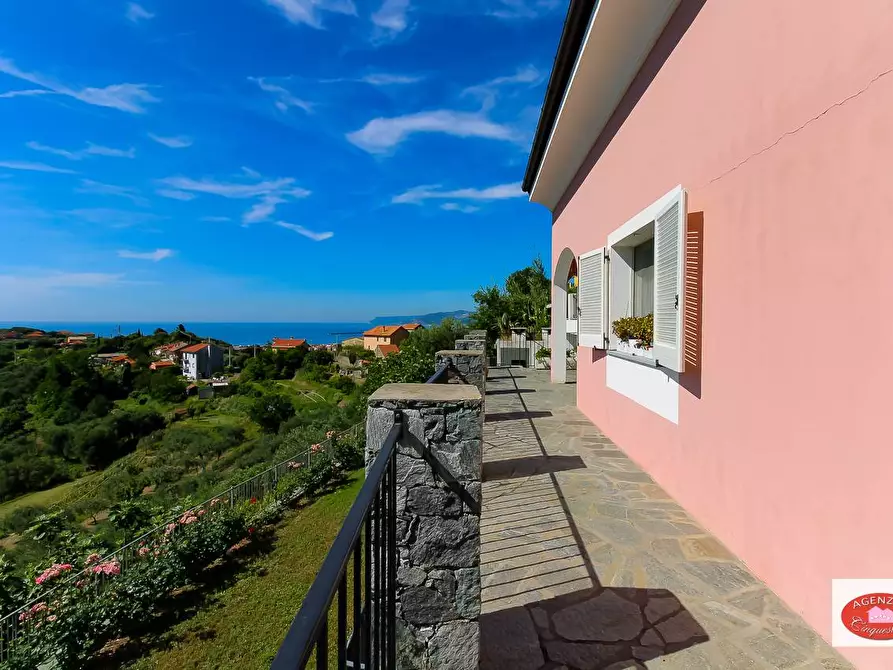 Immagine 2 di Villa in vendita  in Via Dei Siri 131 a Albisola Superiore