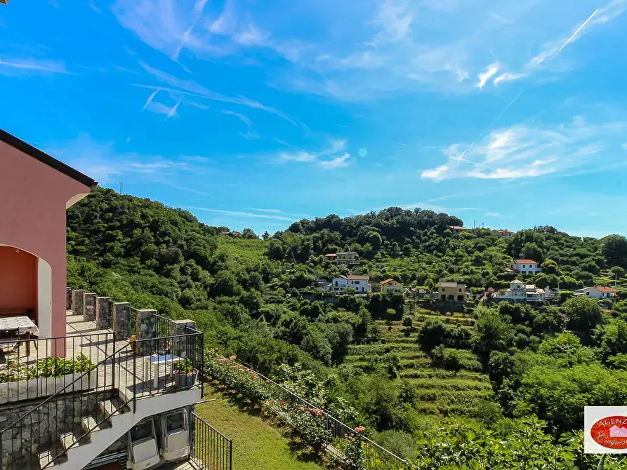 Immagine 11 di Villa in vendita  in Via Dei Siri 131 a Albisola Superiore