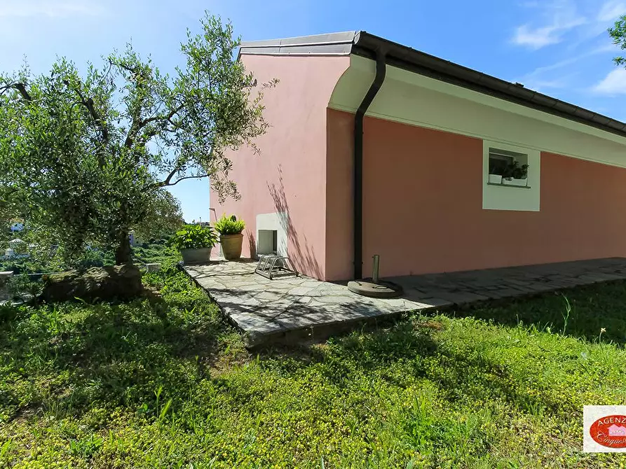 Immagine 12 di Villa in vendita  in Via Dei Siri 131 a Albisola Superiore