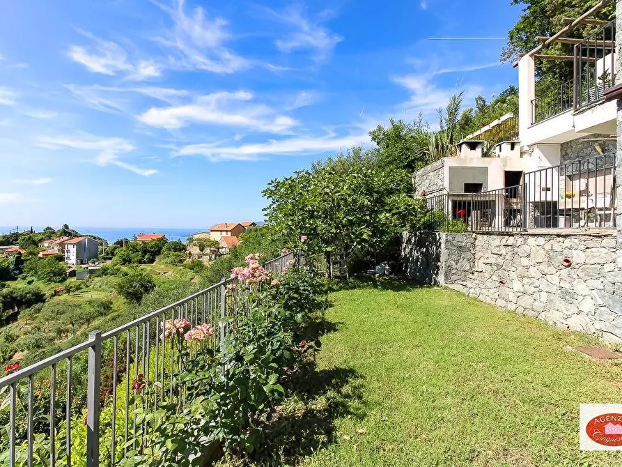 Immagine 35 di Villa in vendita  in Via Dei Siri 131 a Albisola Superiore