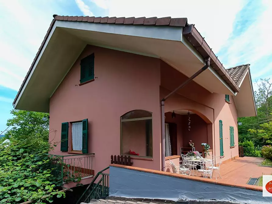 Immagine 1 di Villa in vendita  in Località Avilla 8 a Sassello