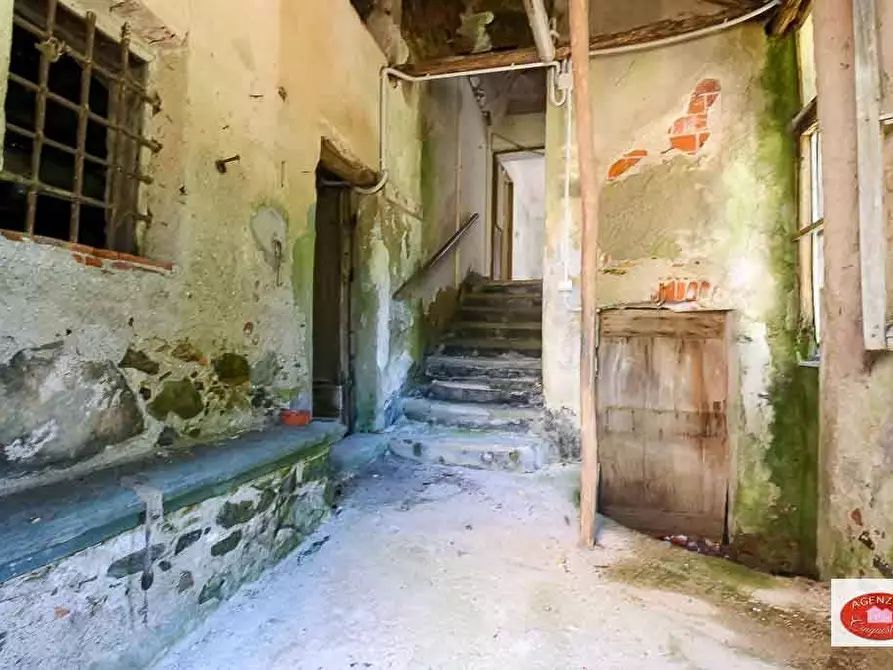 Immagine 17 di Rustico / casale in vendita  in Via Davide Vignolo 38 a Pontinvrea