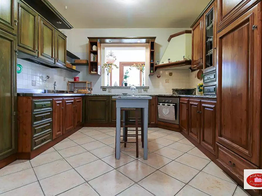 Immagine 15 di Villa in vendita  in Via G.B.Parodi 26 a Stella