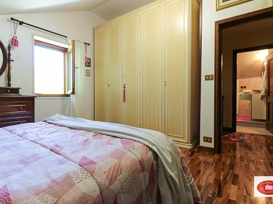 Immagine 25 di Villa in vendita  in Via G.B.Parodi 26 a Stella