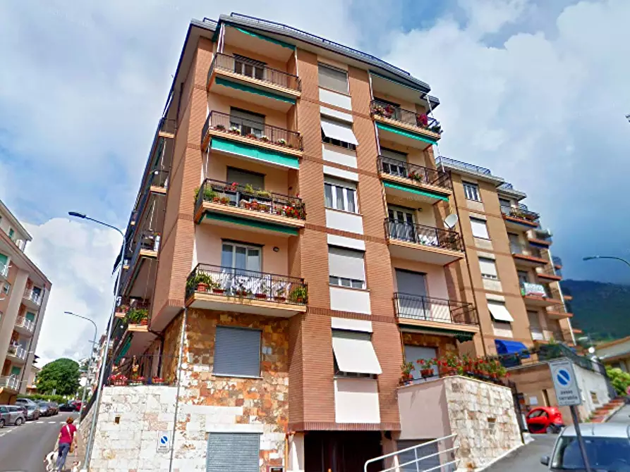 Immagine 1 di Appartamento in affitto  in Via Buonarroti 32 a Arenzano