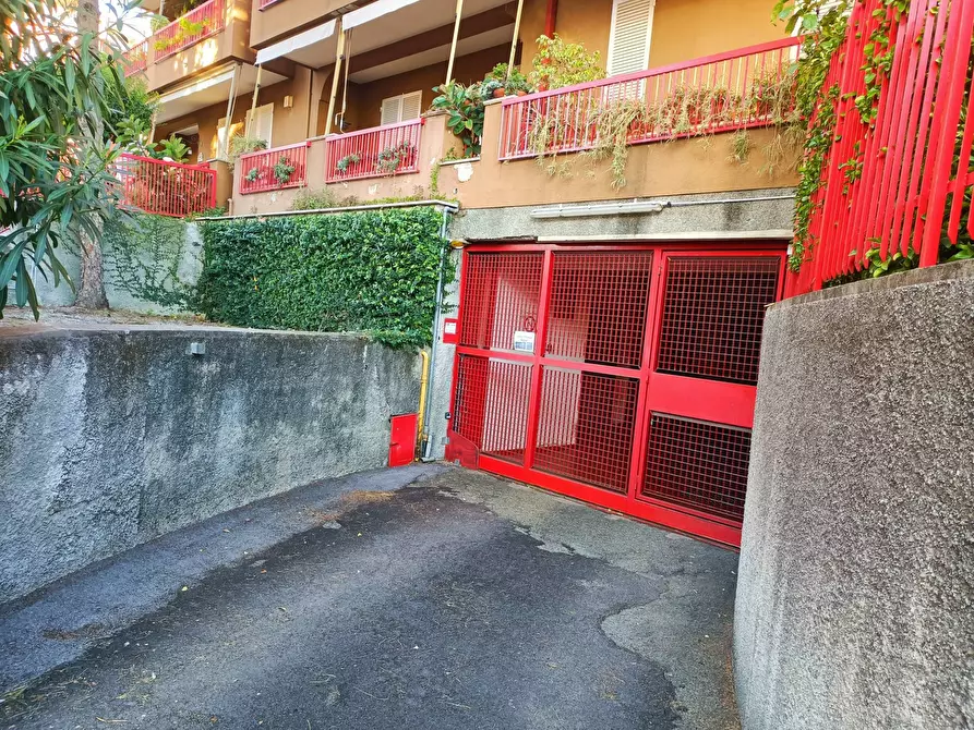 Immagine 1 di Box auto in affitto  in Via Maxio a Arenzano