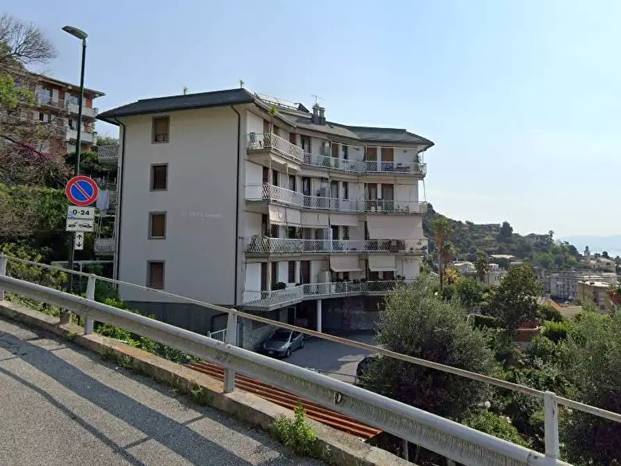 Immagine 1 di Appartamento in affitto  in Via Maxio 27 a Arenzano