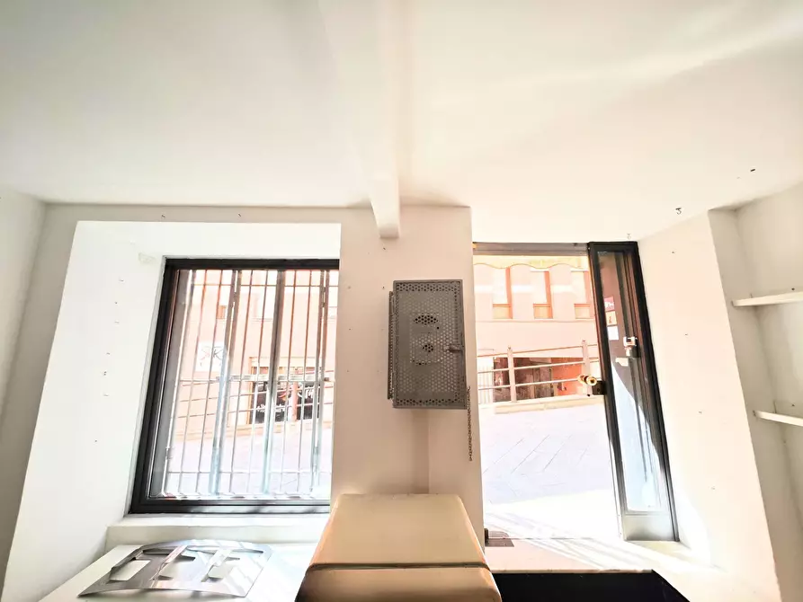 Immagine 6 di Locale commerciale in affitto  in Via Capitan Romeo 82 a Arenzano