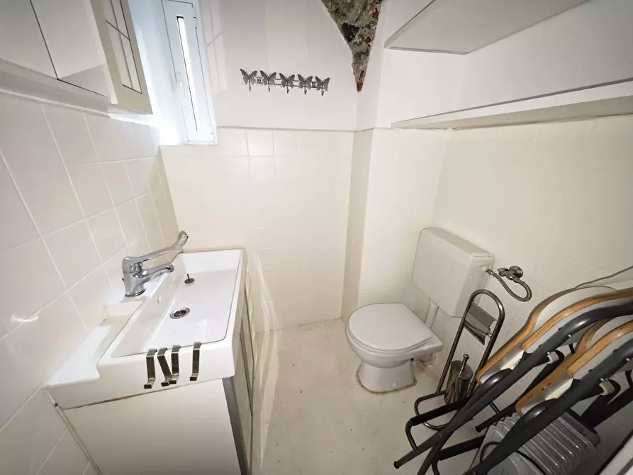 Immagine 12 di Locale commerciale in affitto  in Via Capitan Romeo 82 a Arenzano