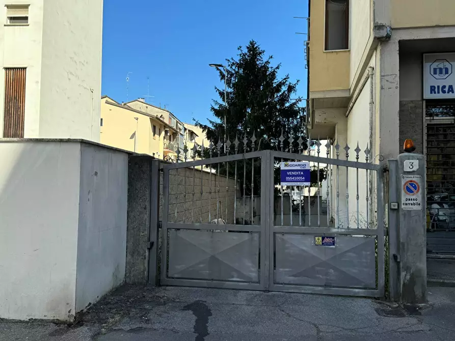 Immagine 3 di Box auto in vendita  in Via Luigi Morandi 1 a Firenze