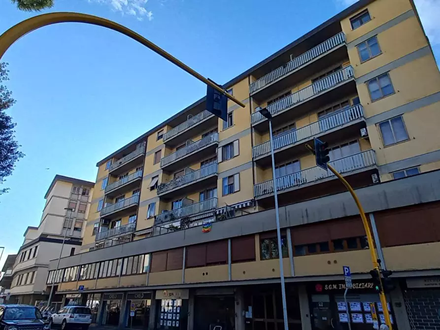 Immagine 3 di Appartamento in vendita  in Via Reginaldo Giuliani 137 a Firenze