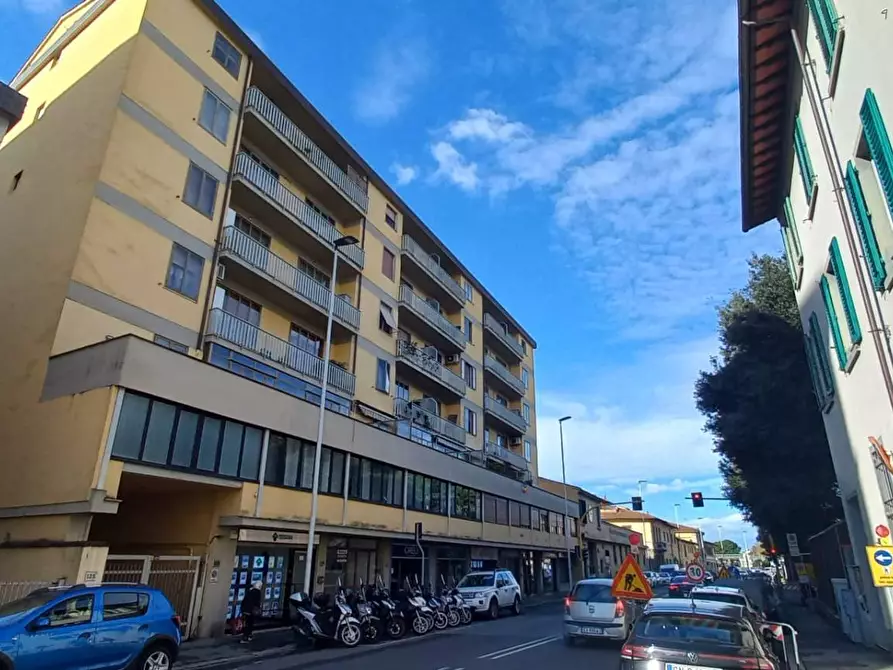 Immagine 4 di Appartamento in vendita  in Via Reginaldo Giuliani 137 a Firenze