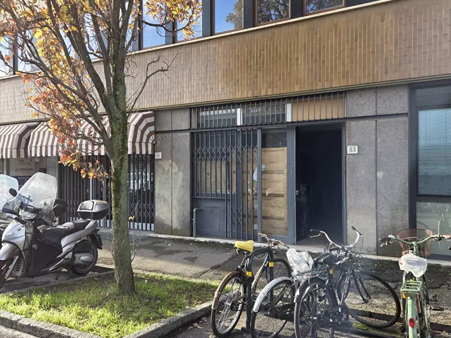 Immagine 1 di Locale commerciale in vendita  in Via Vasco De Gama 53 a Firenze