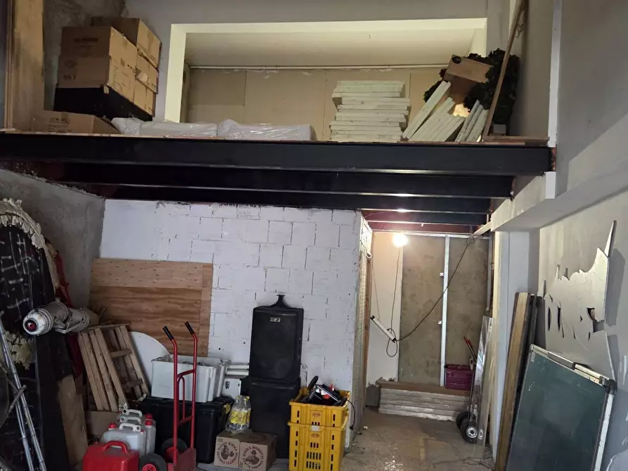 Immagine 9 di Locale commerciale in vendita  in Via Vasco De Gama 53 a Firenze