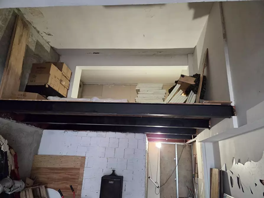 Immagine 10 di Locale commerciale in vendita  in Via Vasco De Gama 53 a Firenze