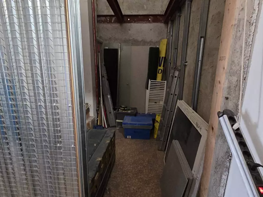 Immagine 11 di Locale commerciale in vendita  in Via Vasco De Gama 53 a Firenze