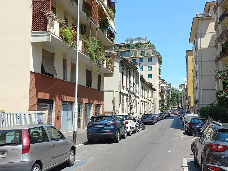 Immagine 4 di Magazzino in vendita  in via bellini 17 a Firenze