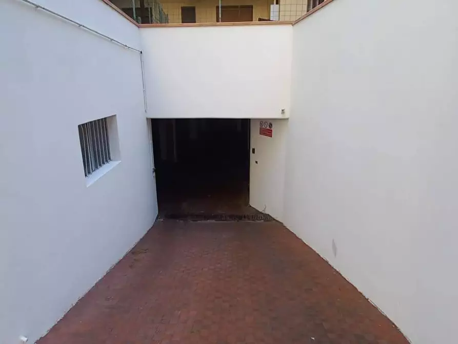 Immagine 8 di Magazzino in vendita  in via bellini 17 a Firenze