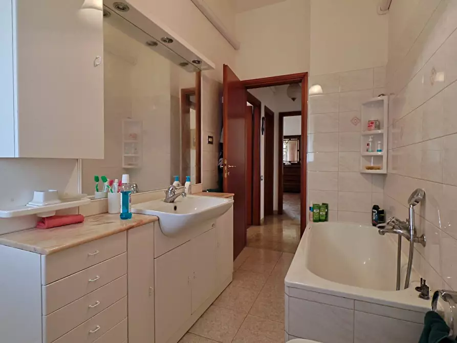 Immagine 44 di Appartamento in vendita  in Via Ugo Corsi 6 a Firenze