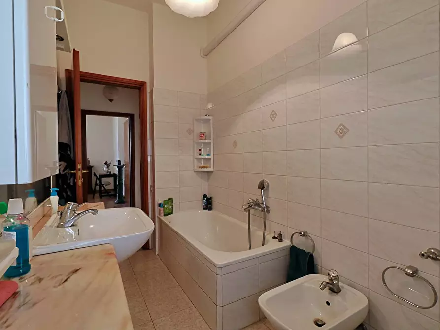 Immagine 30 di Appartamento in vendita  in Via Ugo Corsi 6 a Firenze