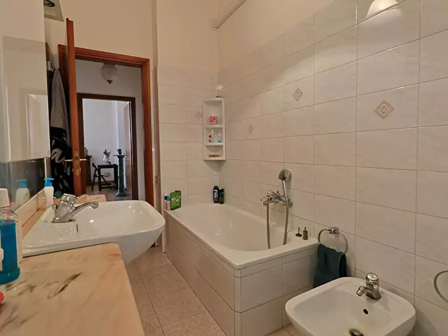 Immagine 43 di Appartamento in vendita  in Via Ugo Corsi 6 a Firenze