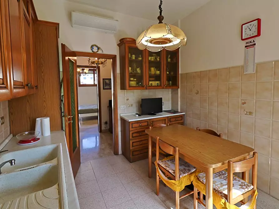 Immagine 10 di Appartamento in vendita  in Via Ugo Corsi 6 a Firenze