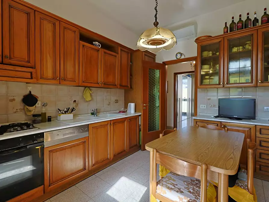 Immagine 11 di Appartamento in vendita  in Via Ugo Corsi 6 a Firenze