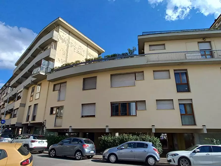 Immagine 77 di Appartamento in vendita  in Via Ugo Corsi 6 a Firenze