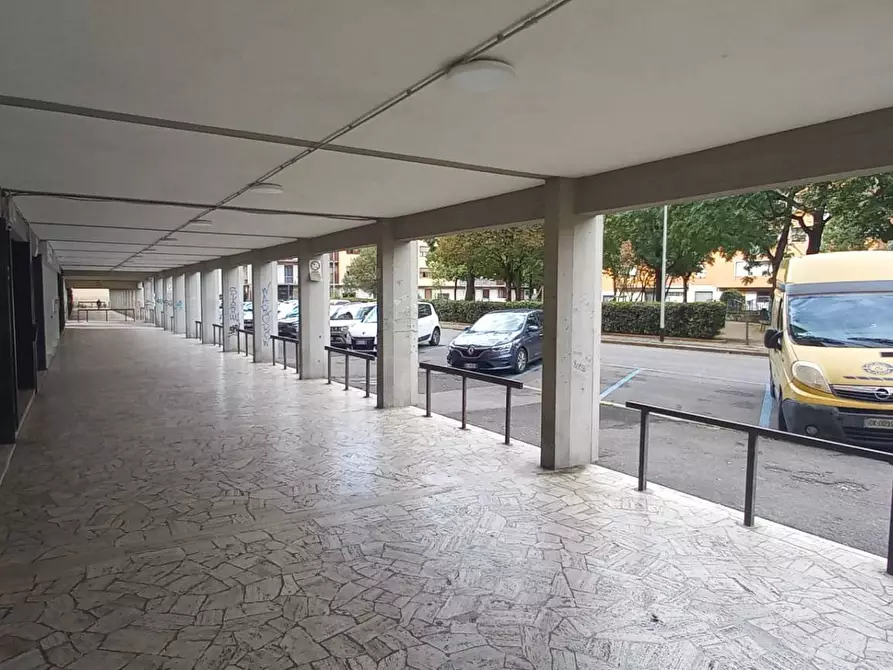 Immagine 9 di Locale commerciale in affitto  in via Morandi 62 a Firenze