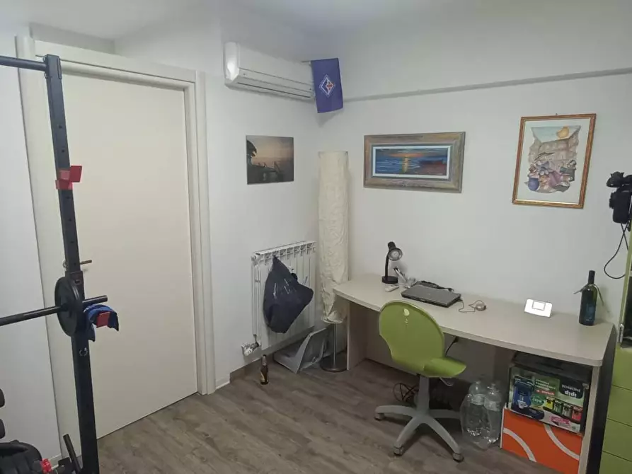 Immagine 3 di Locale commerciale in affitto  in via Morandi 62 a Firenze